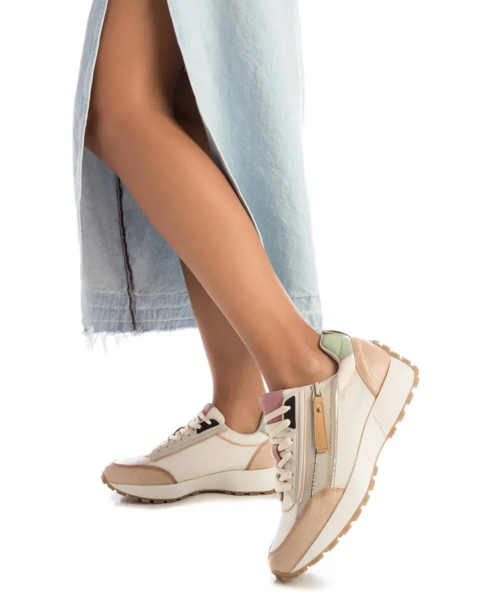Carmela 161429 Lace-Up Sneaker