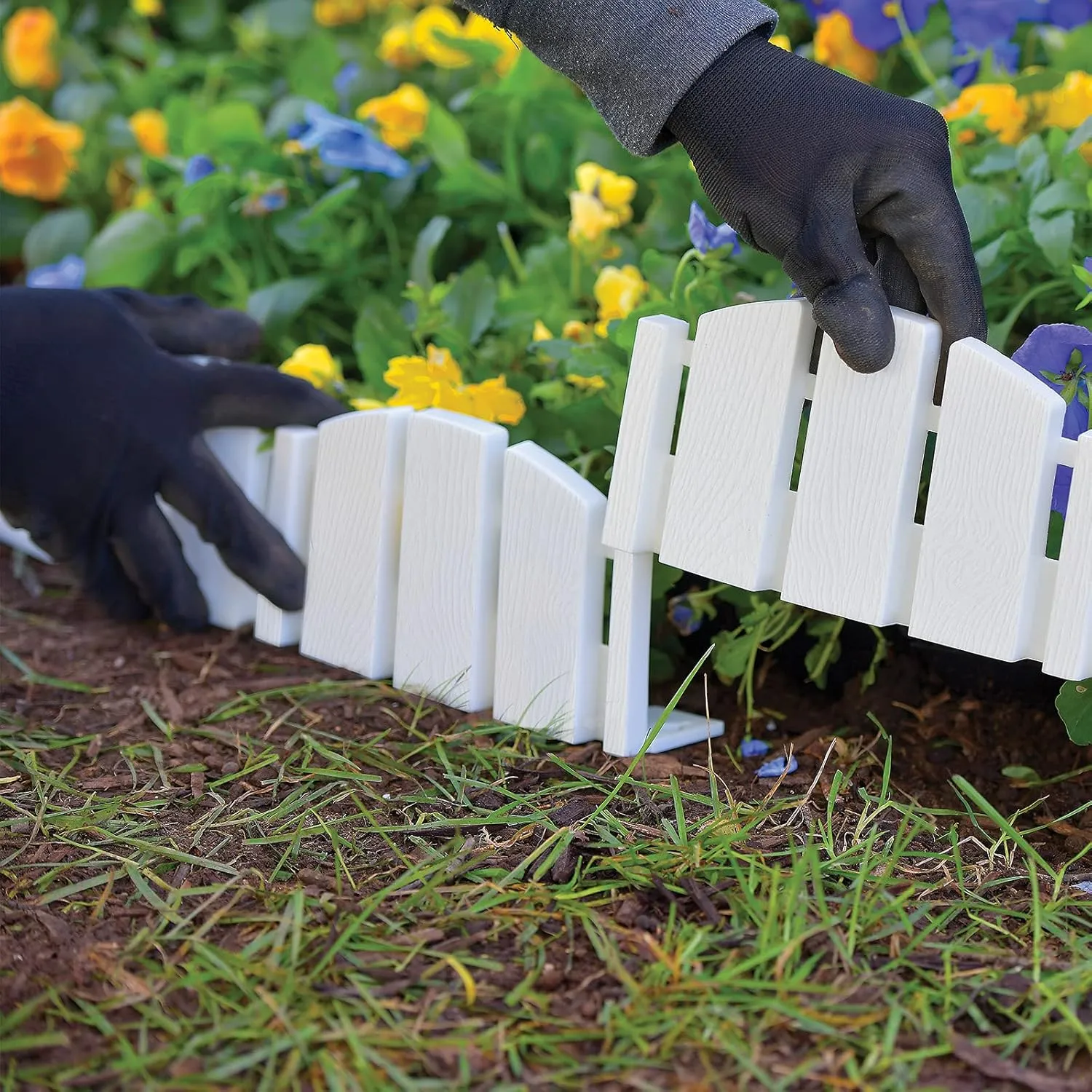 EasyFlex No-Dig Landscape Edging with Anchoring Spikes, 4.5 in. Tall Decorative Adirondack Wood-Look Fence Garden Border, 15 Foot Kit, White (3600WT-15C-6)