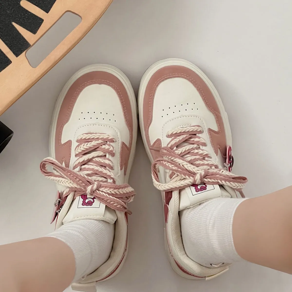 High-Value Thick-Soled White Sports Casual Shoes
