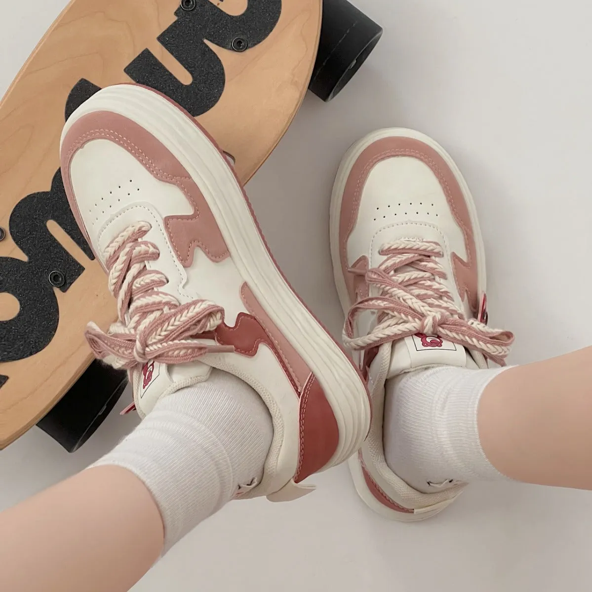 High-Value Thick-Soled White Sports Casual Shoes