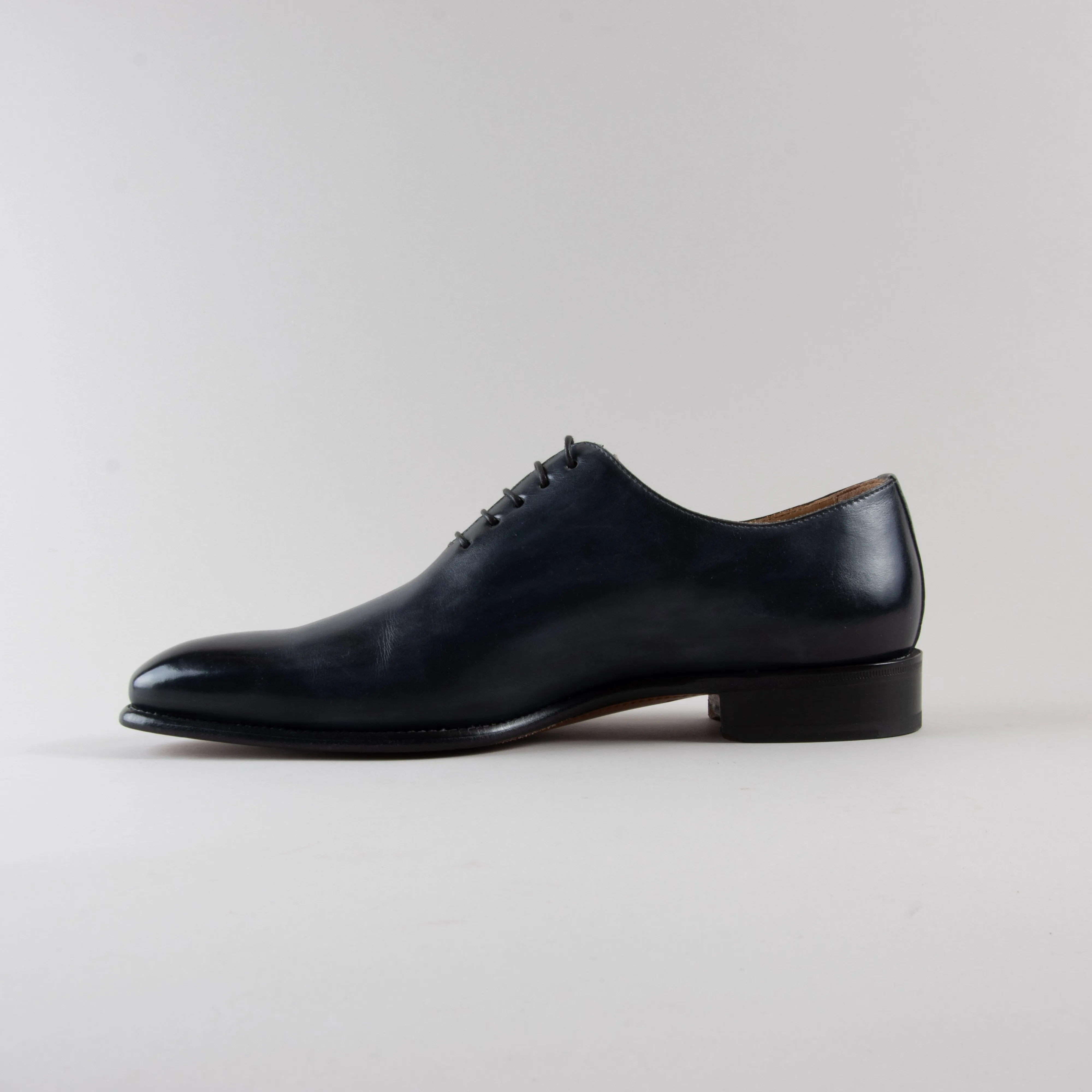 Smooth antiqued Oxford