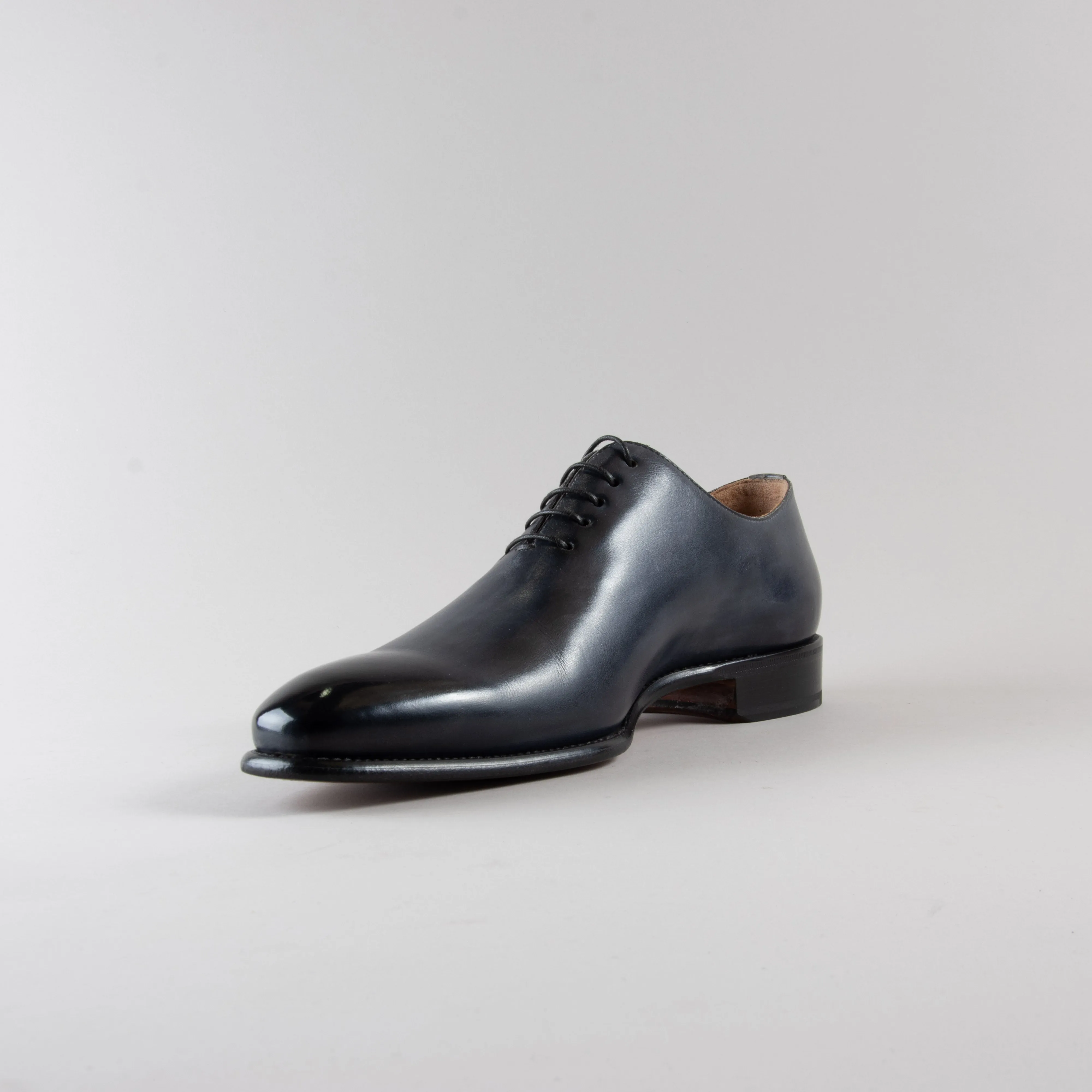 Smooth antiqued Oxford