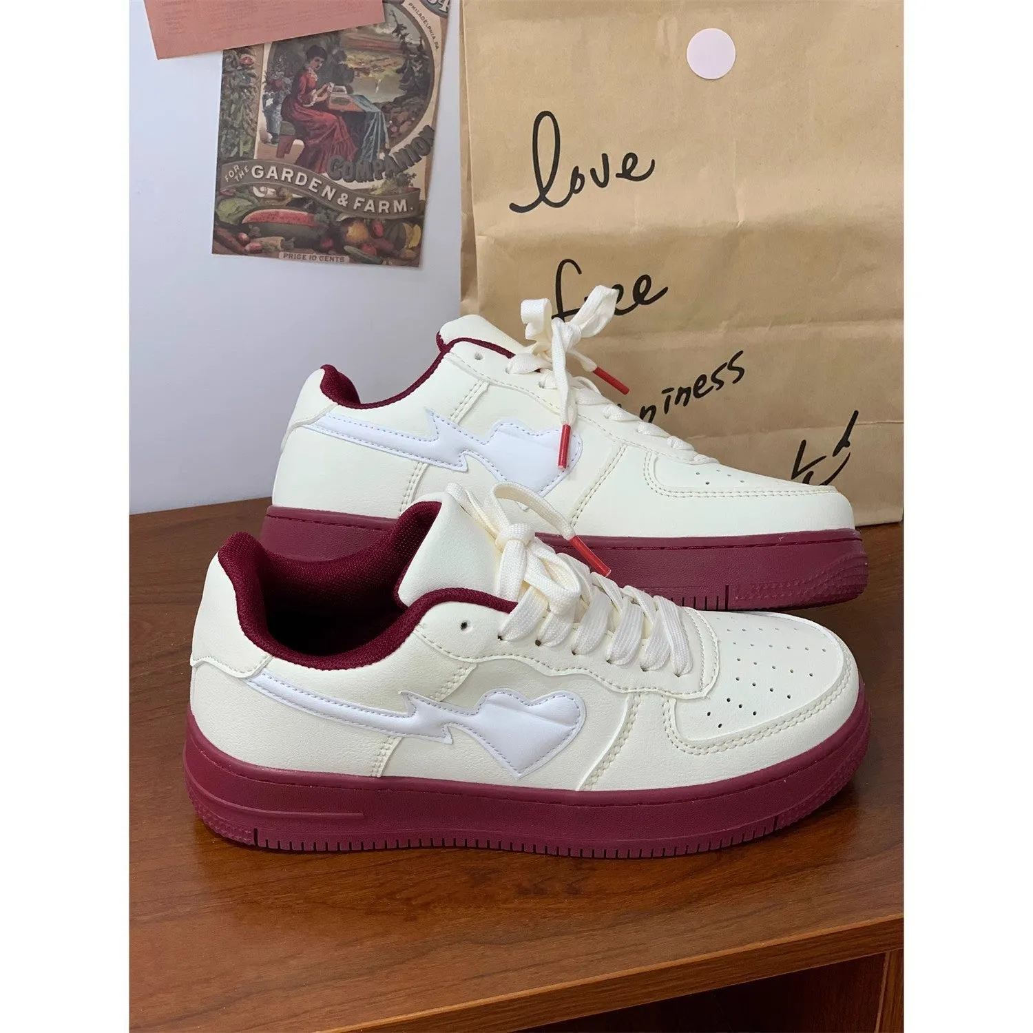 Spring Hot-Selling Chanel-Style Sneakers